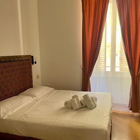 Domus Colosseo Hotel Roma Esterno foto