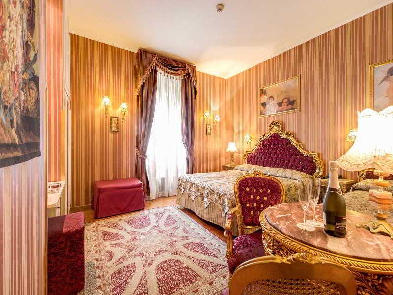 Domus Colosseo Hotel Roma Esterno foto