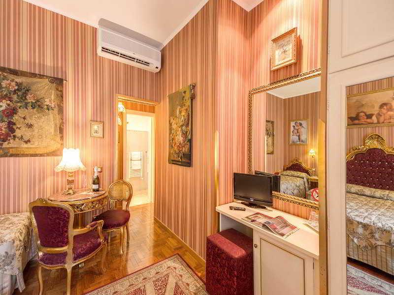 Domus Colosseo Hotel Roma Esterno foto