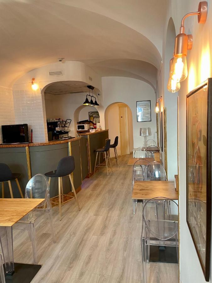 Domus Colosseo Hotel Roma Esterno foto