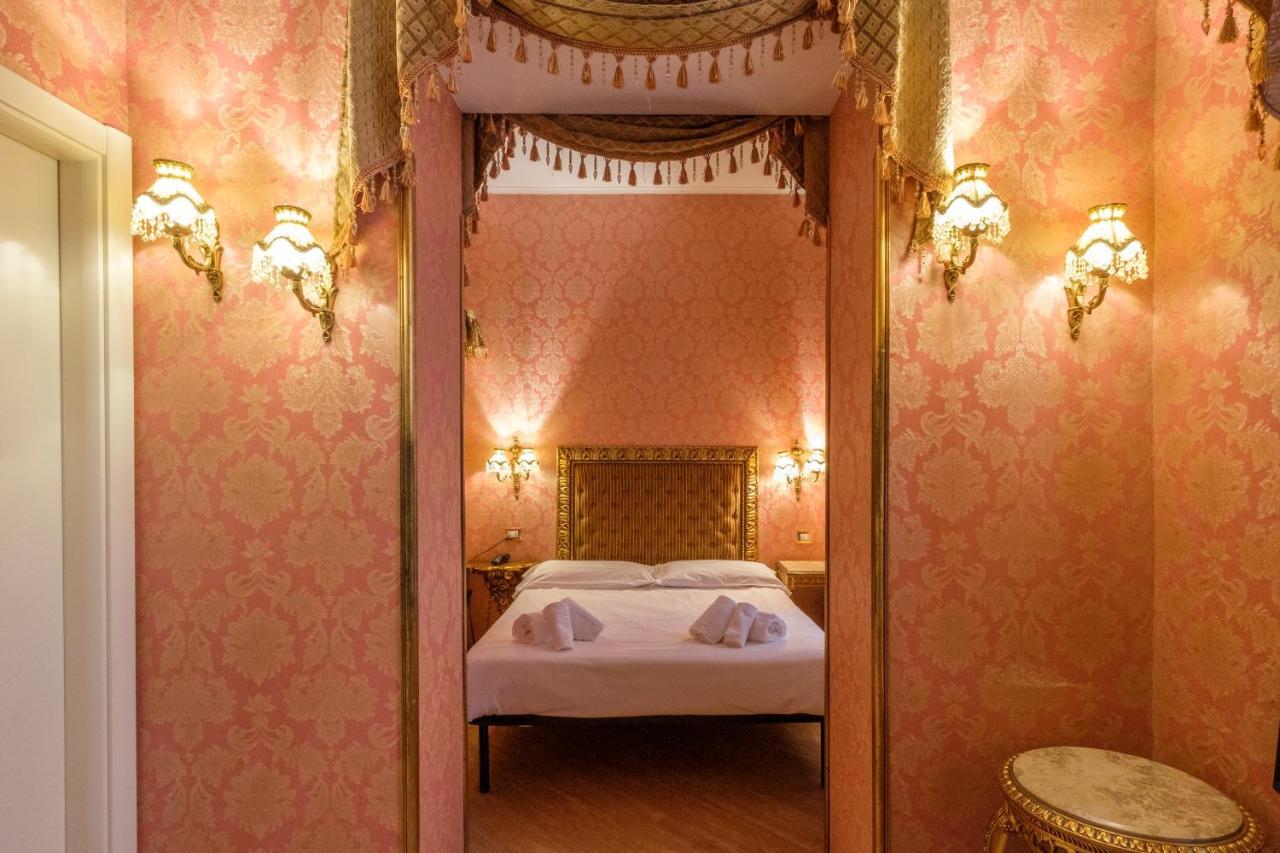 Domus Colosseo Hotel Roma Esterno foto