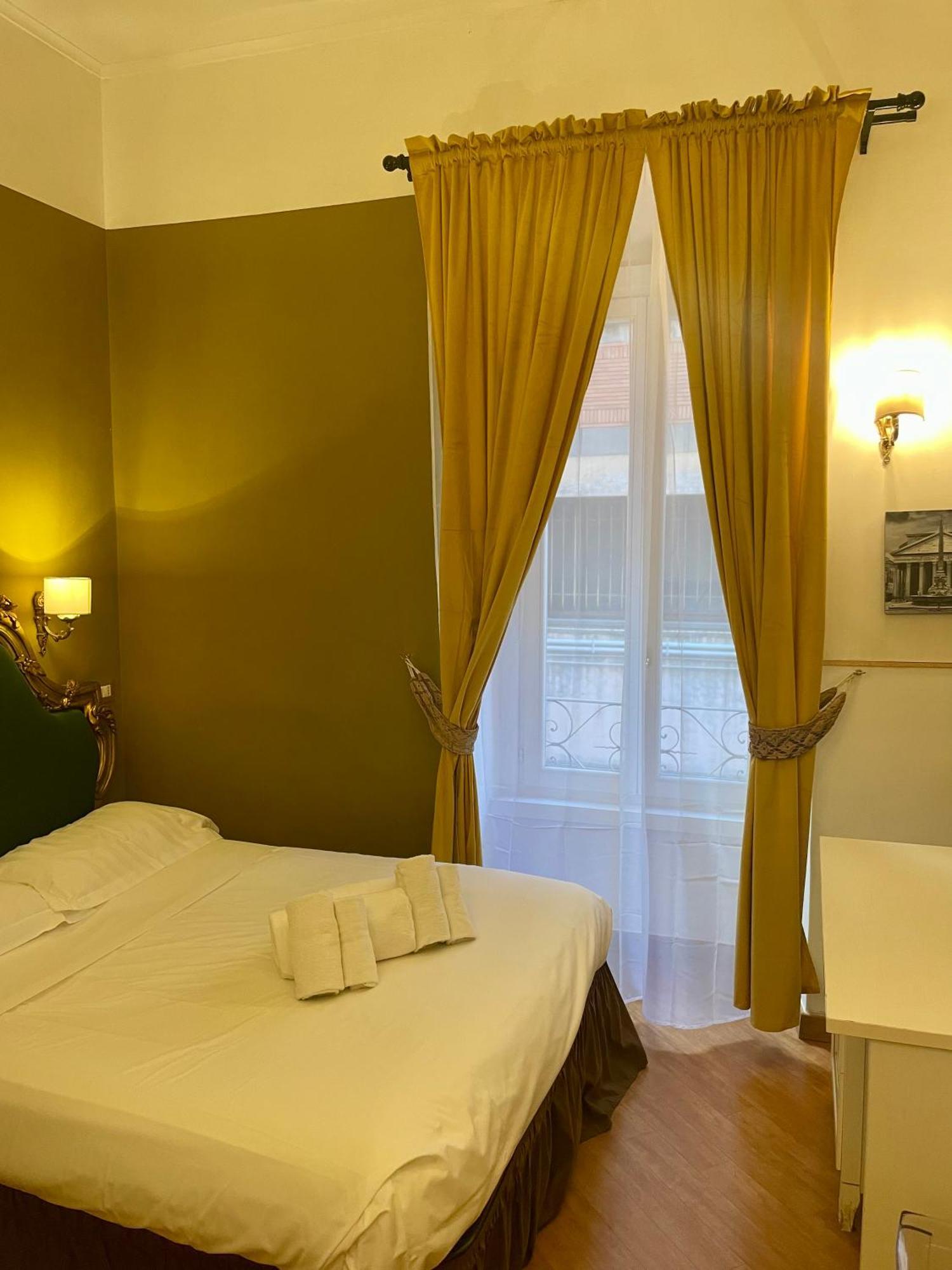 Domus Colosseo Hotel Roma Esterno foto