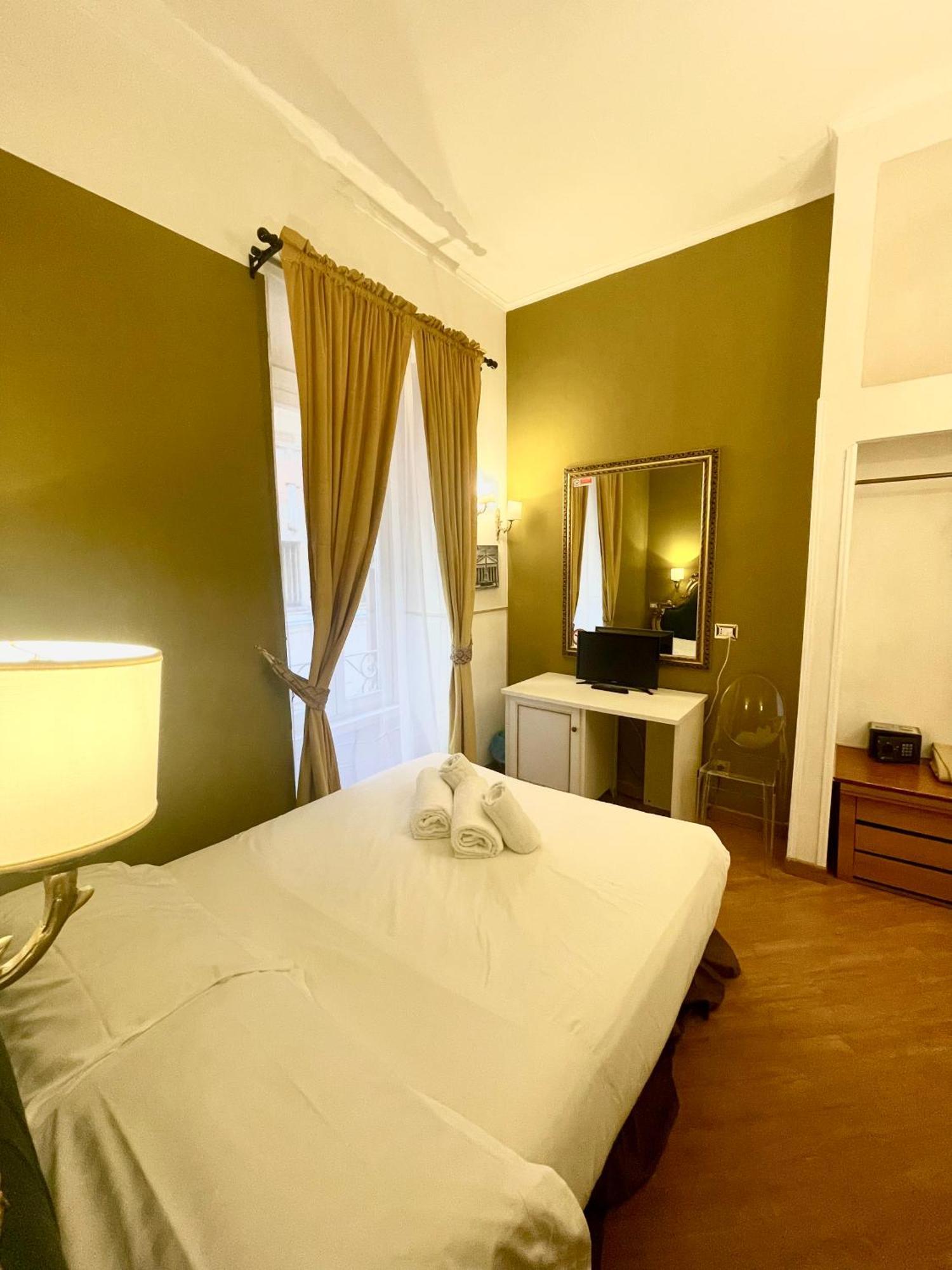 Domus Colosseo Hotel Roma Esterno foto