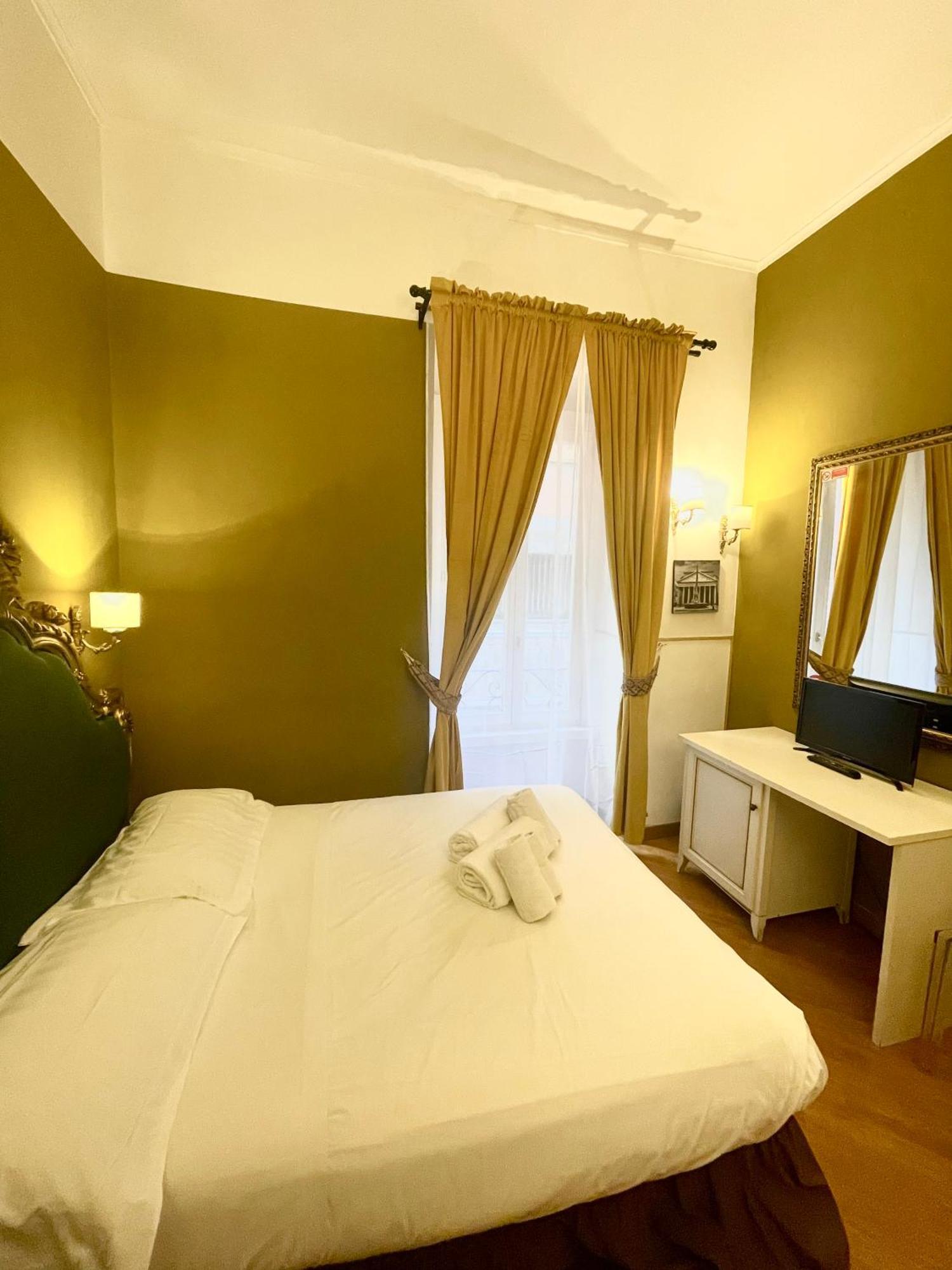 Domus Colosseo Hotel Roma Esterno foto