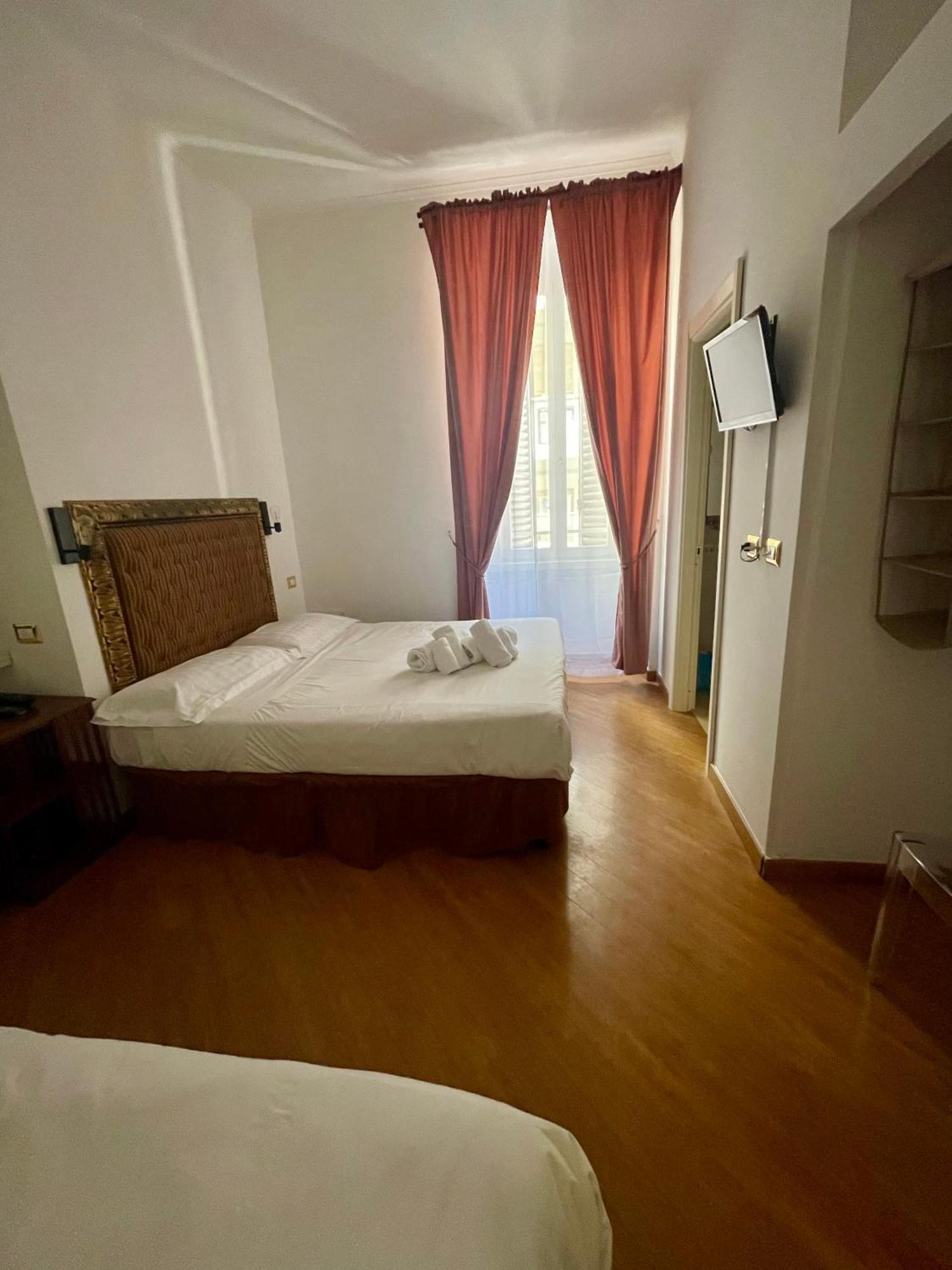 Domus Colosseo Hotel Roma Esterno foto