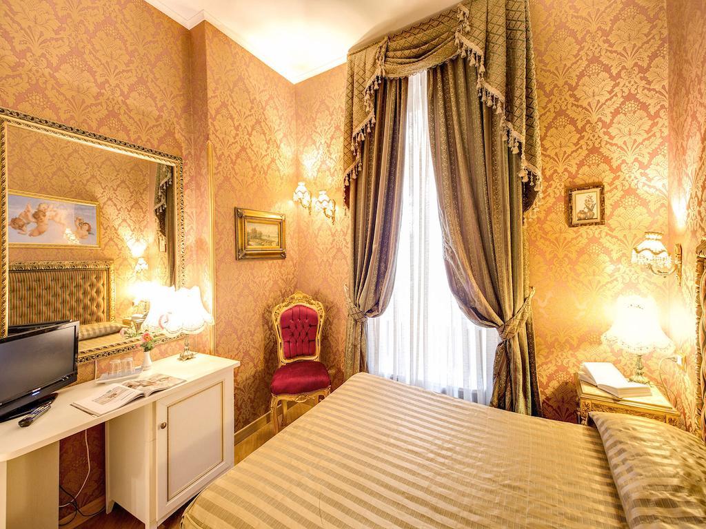 Domus Colosseo Hotel Roma Esterno foto