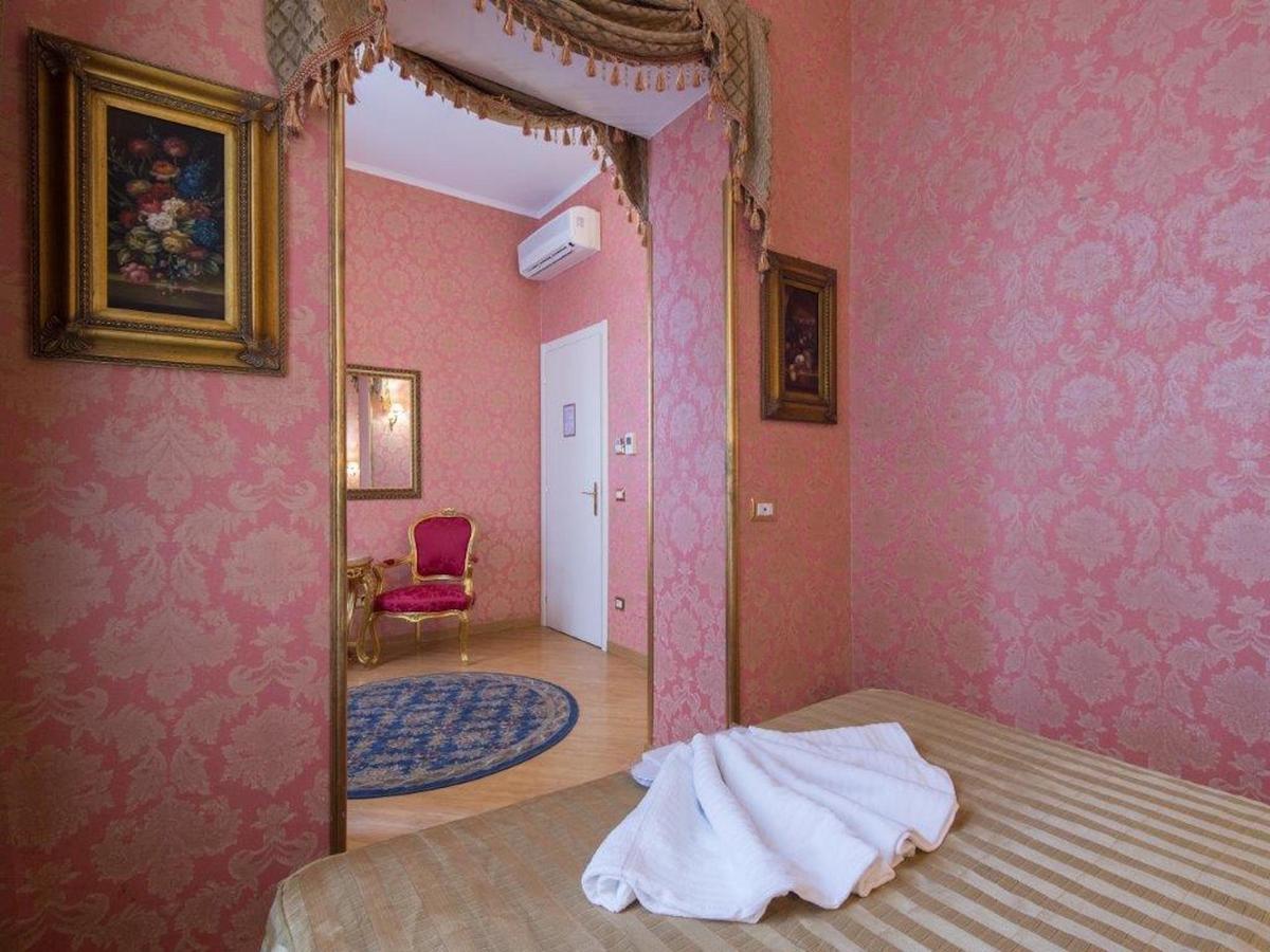 Domus Colosseo Hotel Roma Esterno foto