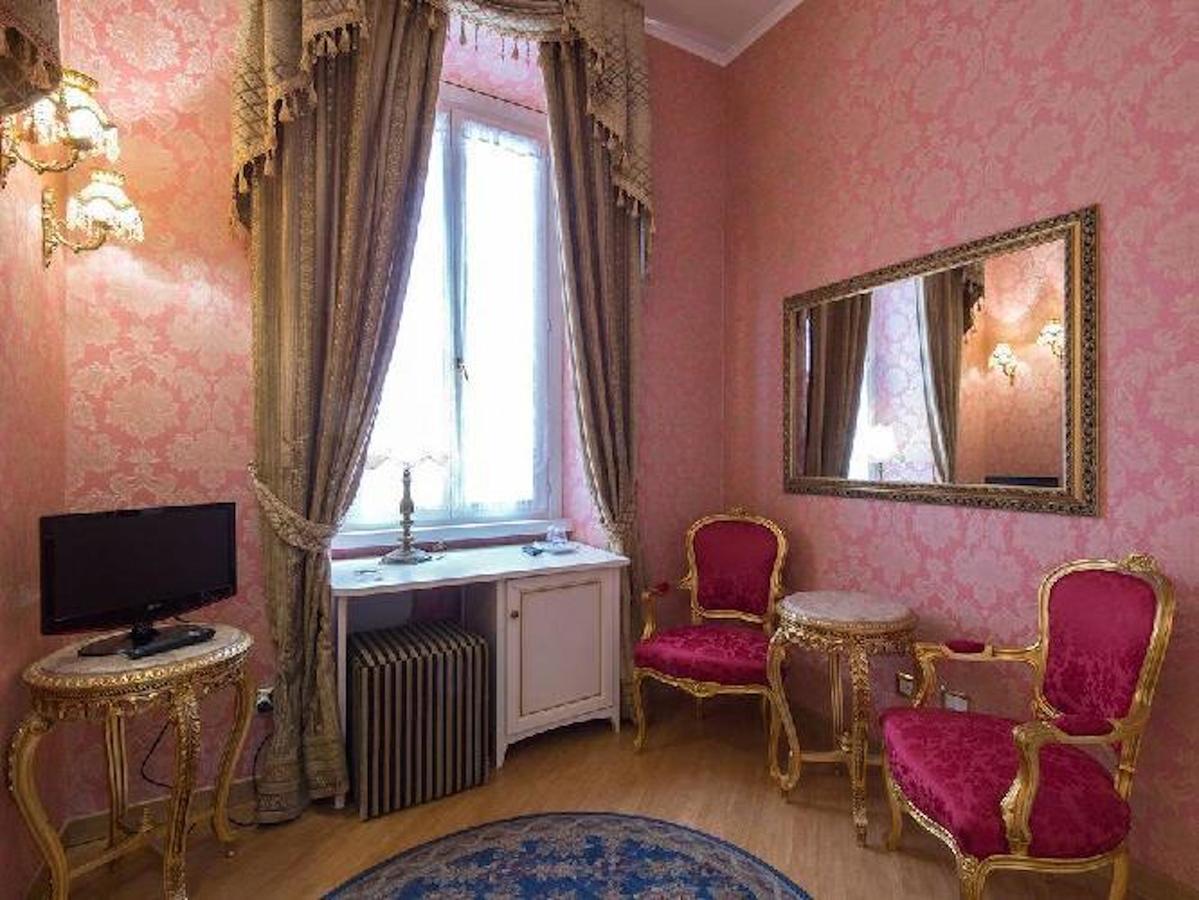 Domus Colosseo Hotel Roma Esterno foto