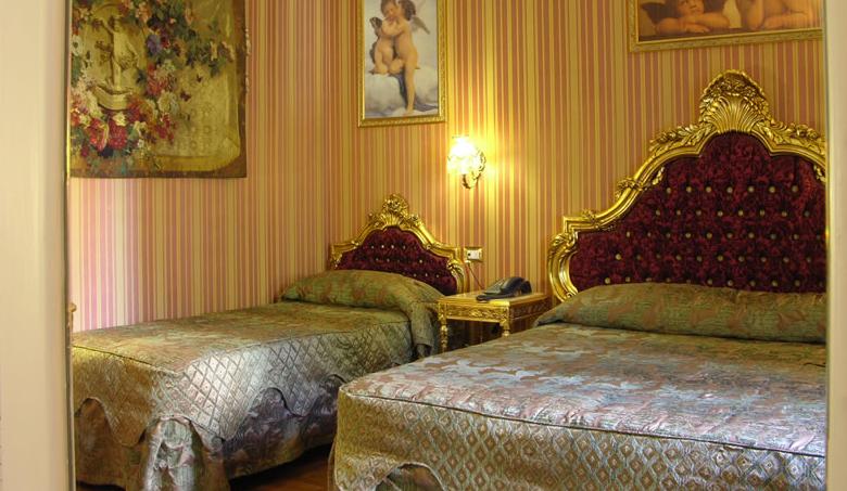 Domus Colosseo Hotel Roma Camera foto